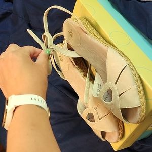 Life stride ankle wrap wedge